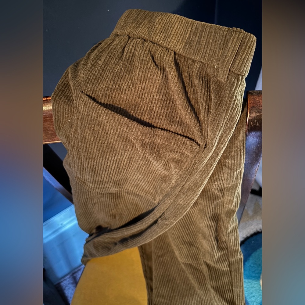 Green corduroy joggers Large
